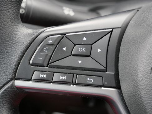 Used 2024 Nissan Leaf S image 32