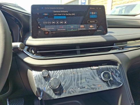 New 2026 INFINITI QX60 Luxe w/ Cargo Package AWD/4WD image 8