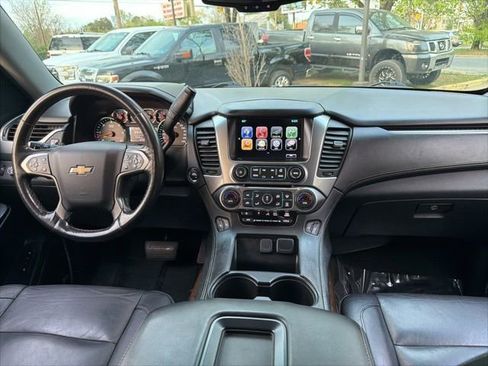Used 2018 Chevrolet Suburban LT AWD/4WD image 12
