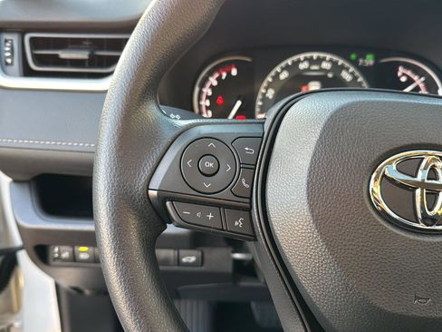 Used 2025 Toyota RAV4 XLE image 18