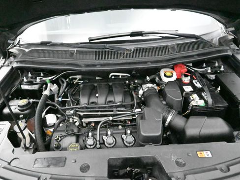 Used 2018 Ford Explorer XLT w/ Equipment Group 201A image 20