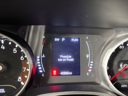 Used 2021 Jeep Compass Latitude image 14