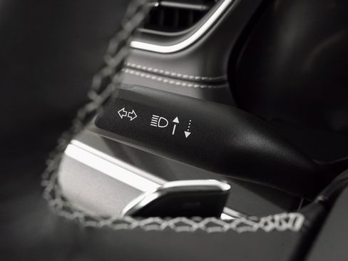 Certified 2022 Jeep Grand Cherokee Laredo w/ Luxury Tech Group I image 26