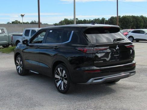 New 2025 Mitsubishi Outlander SE image 5