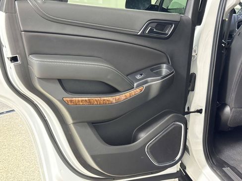 Used 2019 Chevrolet Tahoe Premier AWD/4WD image 12