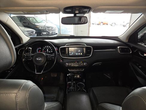 Used 2016 Kia Sorento SX image 21