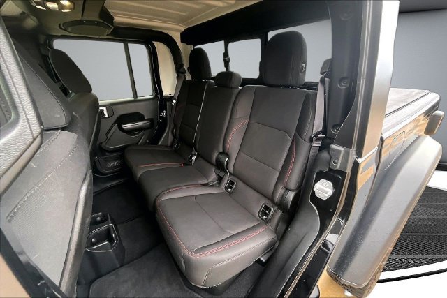 Used 2021 Jeep Gladiator Rubicon AWD/4WD image 23