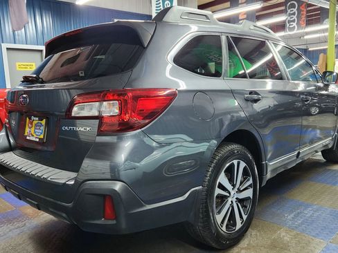 Used 2018 Subaru Outback 2.5i Limited image 3