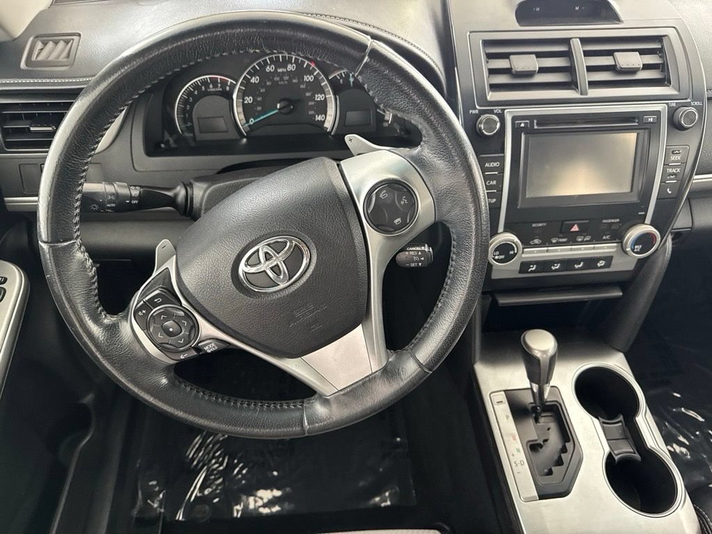 Used 2014 Toyota Camry SE FWD image 25