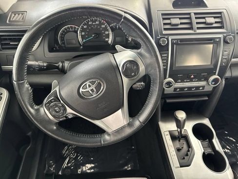 Used 2014 Toyota Camry SE FWD image 25