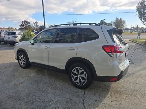 Used 2023 Subaru Forester Premium image 22