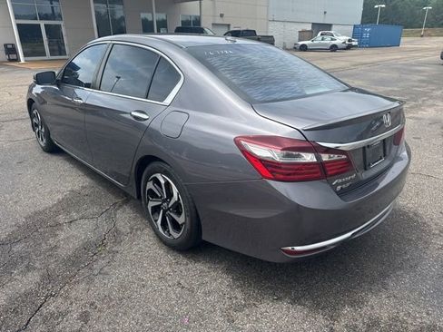 Used 2017 Honda Accord EX-L image 4