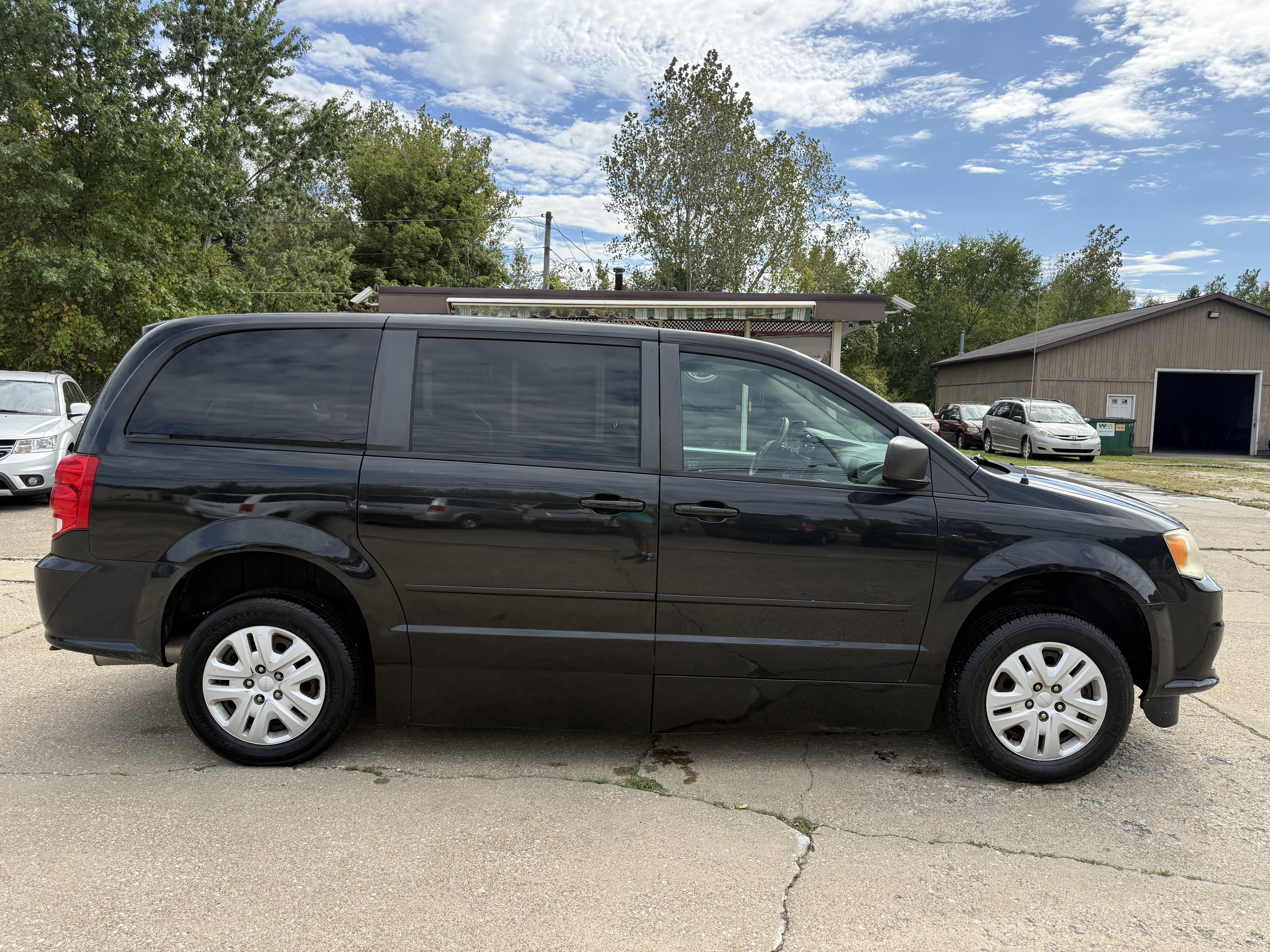 Used 2014 Dodge Grand Caravan SE w/ Quick Order Package 29E SE FWD image 7