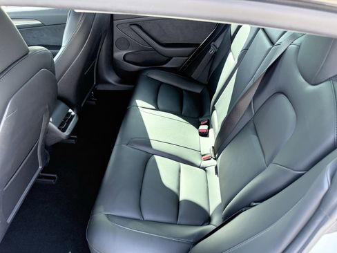 Used 2021 Tesla Model 3 Long Range image 34