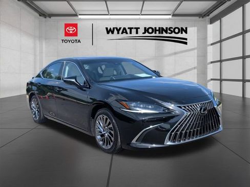 Used 2024 Lexus ES 300h Ultra Luxury w/ Accessory Package (Z2) FWD image 39