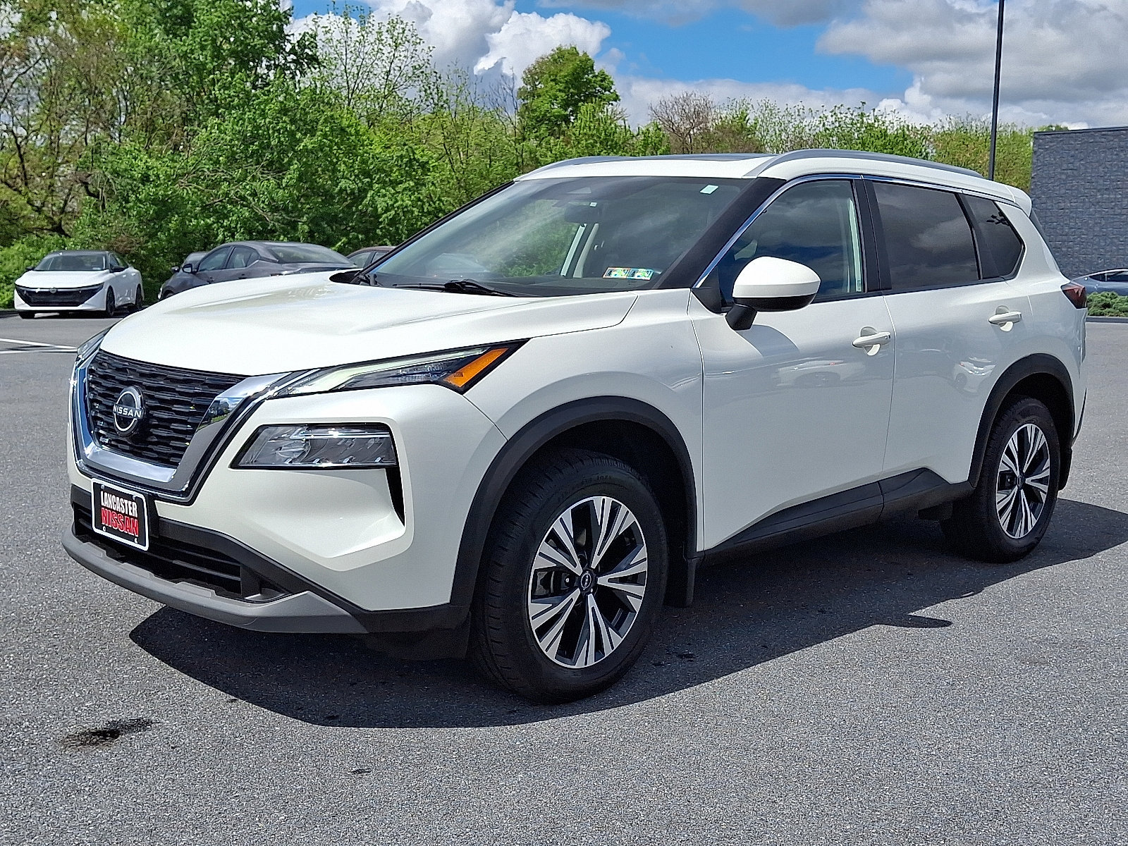 Certified 2023 Nissan Rogue SV w/ SV Premium B Package AWD/4WD image 3