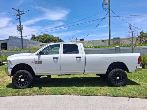 Used 2017 RAM 2500 Tradesman w/ Chrome Appearance Group AWD/4WD image 9