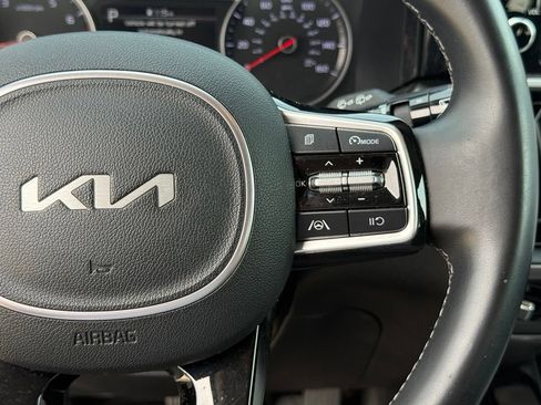 Used 2022 Kia Sorento S FWD image 16