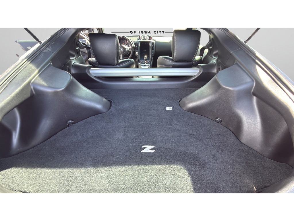 Used 2016 Nissan 370Z Coupe RWD image 10