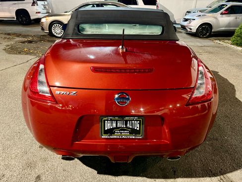 Used 2016 Nissan 370Z Roadster image 4