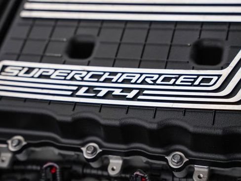 Used 2015 Chevrolet Corvette Z06 w/ 3LZ Preferred Equipment Group RWD image 48