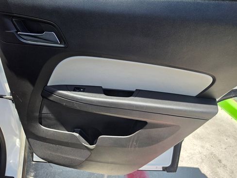 Used 2010 GMC Terrain SLT FWD image 28