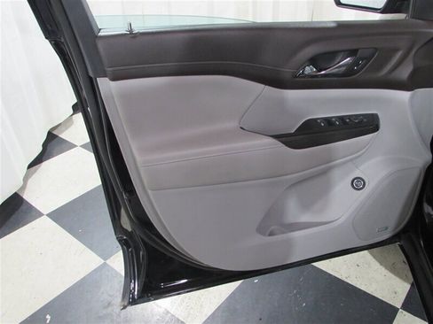 Used 2023 GMC Acadia SLT image 24