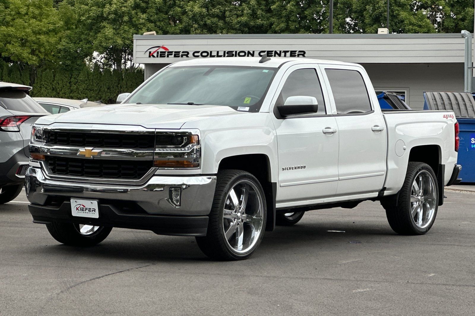 Used 2018 Chevrolet Silverado 1500 LT w/ All Star Edition AWD/4WD image 8