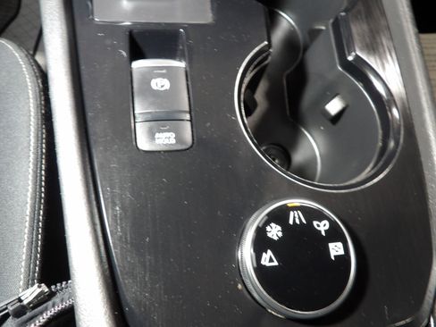 Used 2021 Nissan Rogue S image 16