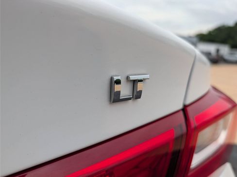 Used 2024 Chevrolet Malibu LT FWD image 33