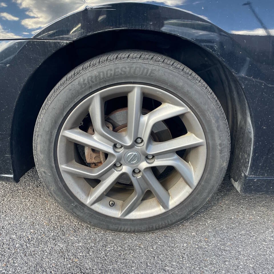 Used 2013 Nissan Sentra SR w/ Electronics Pkg FWD image 9