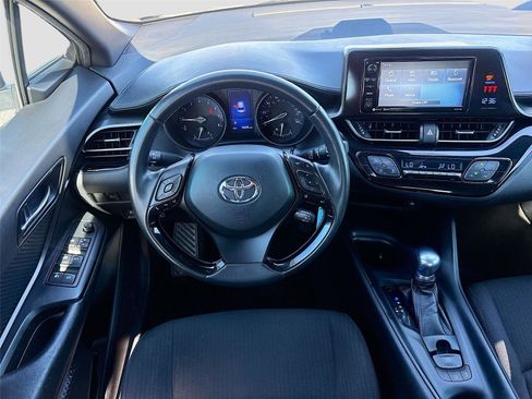 Used 2018 Toyota C-HR XLE image 23