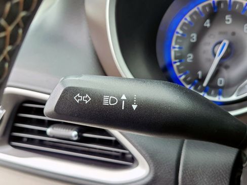 Used 2023 Chrysler Voyager LX FWD image 16