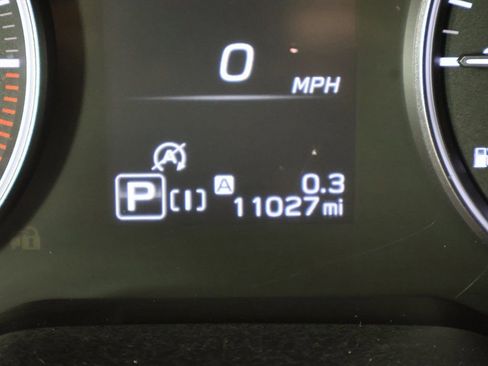 Used 2025 Subaru Forester Premium image 34