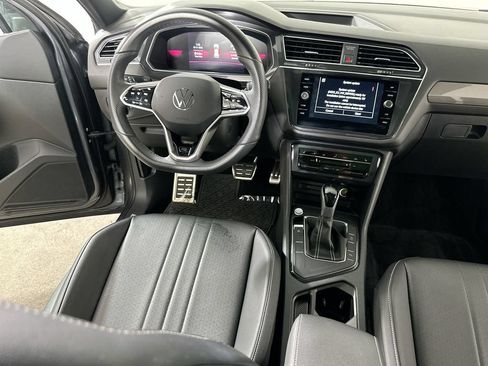Used 2023 Volkswagen Tiguan SE R-Line FWD image 18