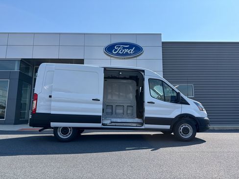 New 2026 Ford Transit 250 148 Medium Roof image 10