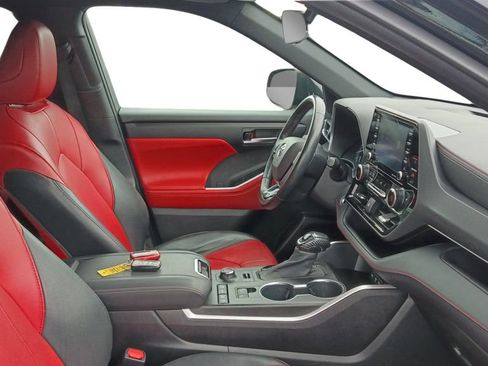 Used 2021 Toyota Highlander XSE AWD/4WD image 9