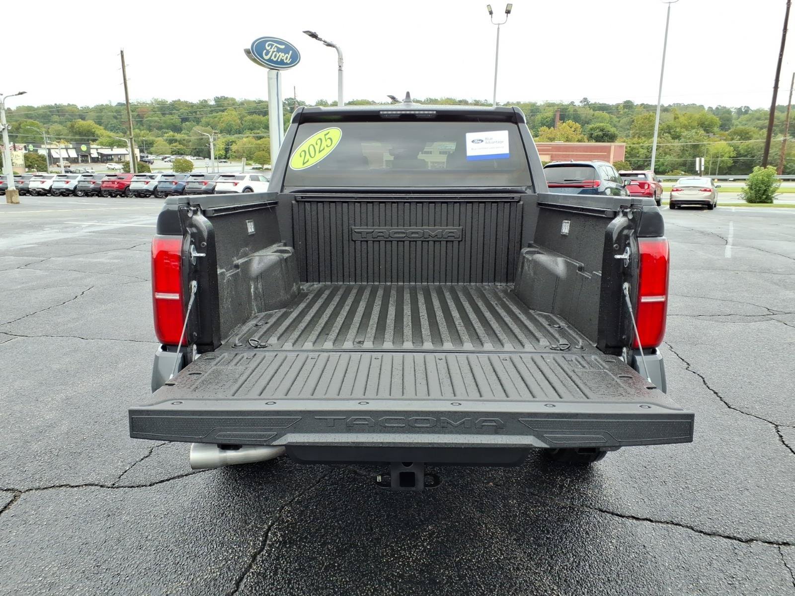 Used 2025 Toyota Tacoma SR5 AWD/4WD image 8