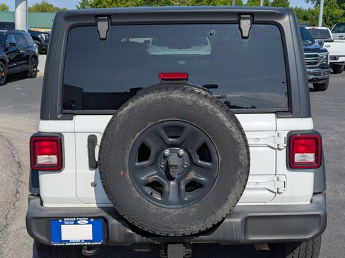 Used 2018 Jeep Wrangler Unlimited Sport AWD/4WD image 45