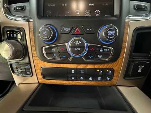 Used 2016 RAM 1500 Laramie Longhorn w/ Convenience Group AWD/4WD image 28