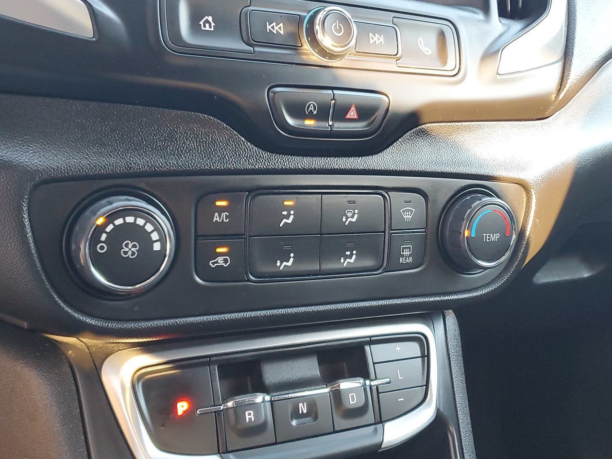Used 2024 GMC Terrain SLE FWD image 22