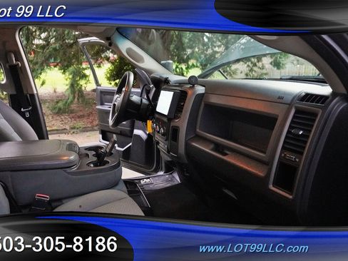 Used 2013 RAM 2500 Tradesman w/ Chrome Appearance Group image 17