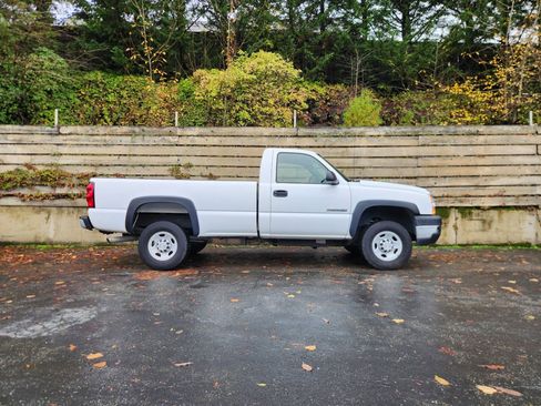 Used 2006 Chevrolet Silverado 2500 W/T image 12