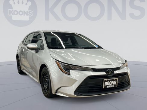 Used 2024 Toyota Corolla LE image 1