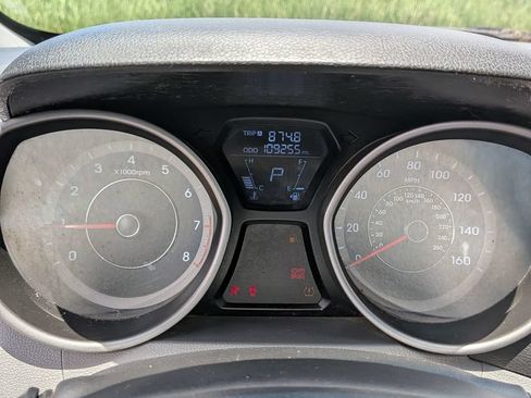Used 2013 Hyundai Elantra GLS w/ Preferred Pkg FWD image 16