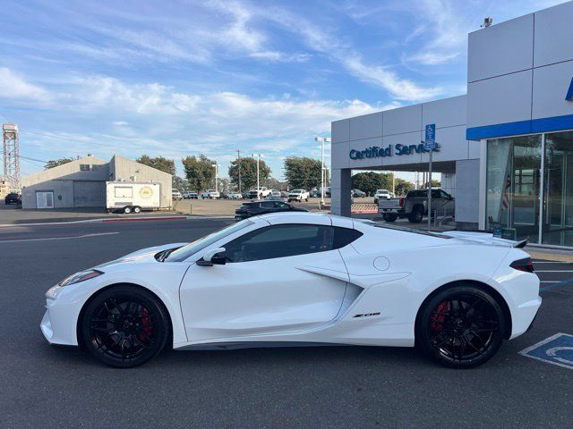 Used 2024 Chevrolet Corvette Z06 RWD image 12