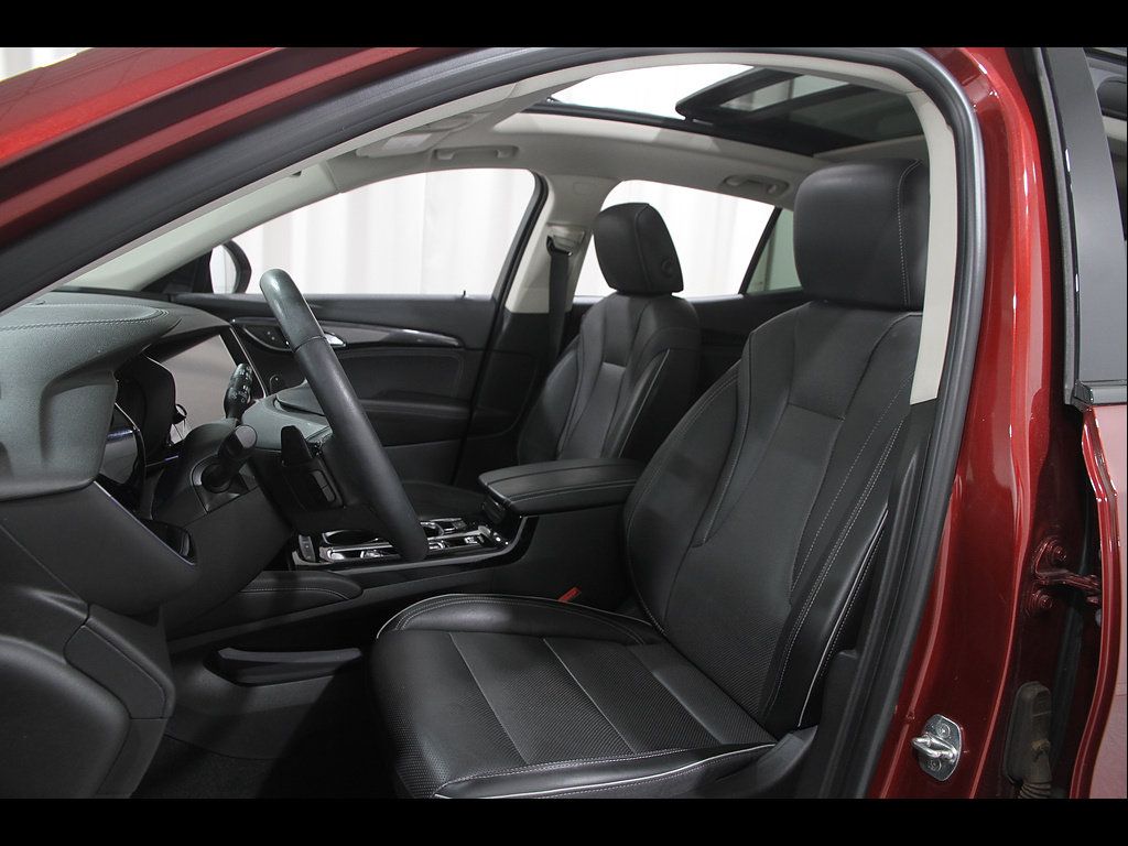 Used 2021 Buick Envision Essence w/ Sport Touring Package FWD image 5