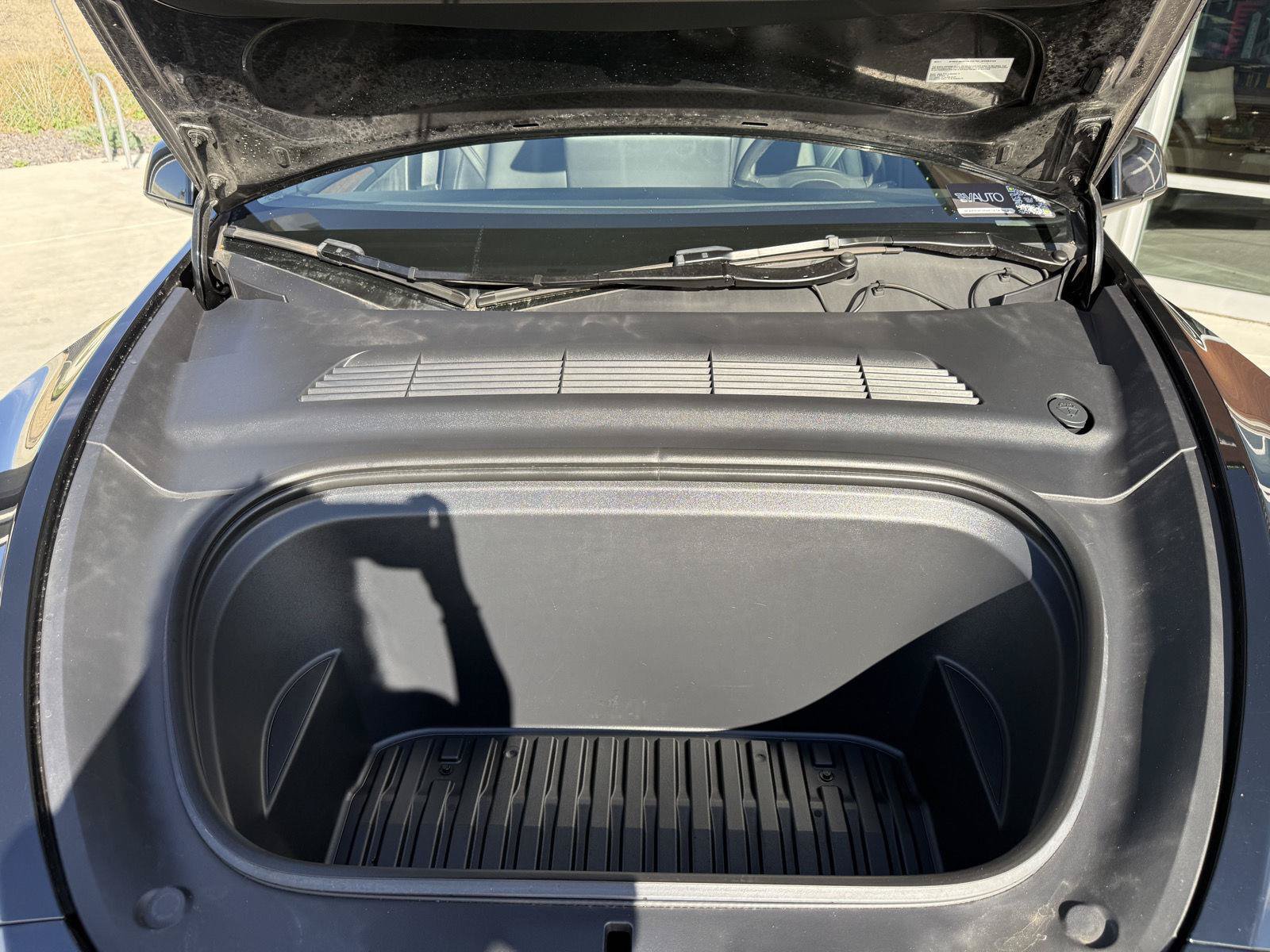 Used 2024 Tesla Model Y Long Range AWD/4WD image 27