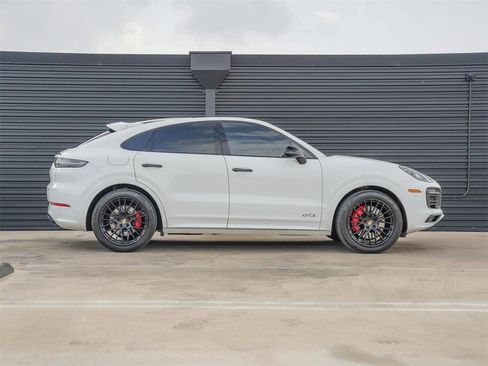 Used 2023 Porsche Cayenne GTS image 8