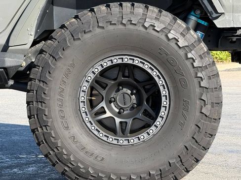 Used 2022 Jeep Wrangler Unlimited Rubicon AWD/4WD image 3